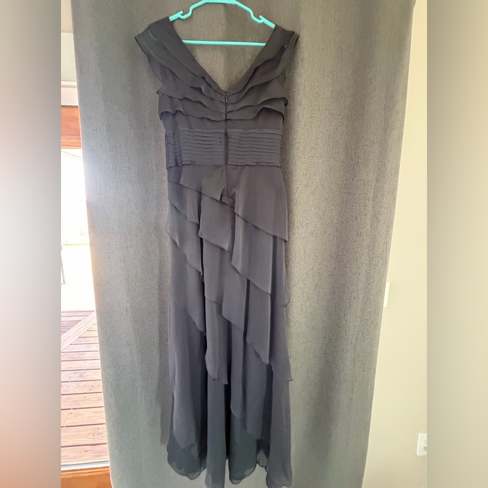 Adrianna Papell Charcoal Tiered Chiffon dress size 8 NWOT - Picture 3 of 5